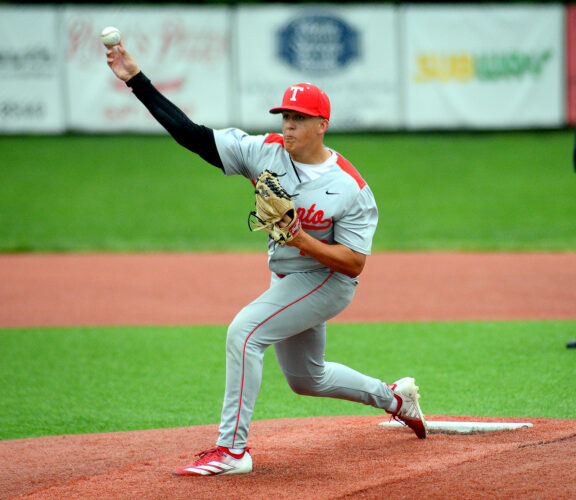 Caldwell upsets Toronto in district quarterfinal